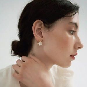 White Keshi Pearl stud earrings